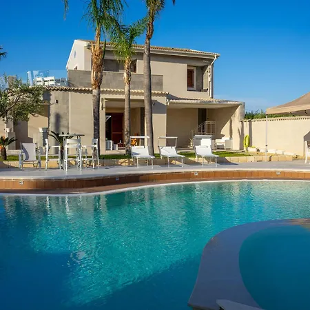 Aqua Doria Villa *